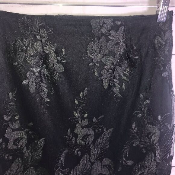 Fashion Nova Black Lace Overlay Mini Skirt-Large - Picture 8 of 11